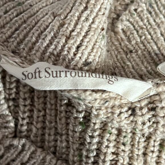 Soft Surroundings Womans Oversized Pullover Scallop V Neck tan Sweater Size M. - Picture 4 of 7